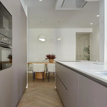 The Collection - Opera Apartment *
