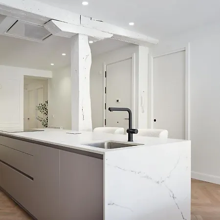 The Collection - Opera Apartment *