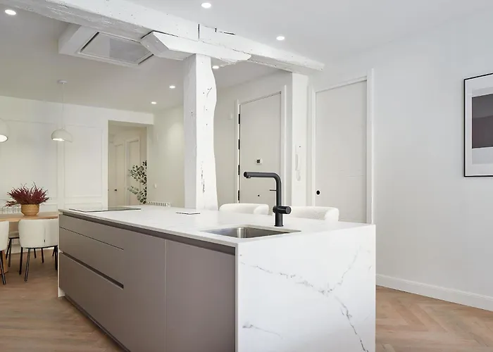 The Collection - Opera Apartment *