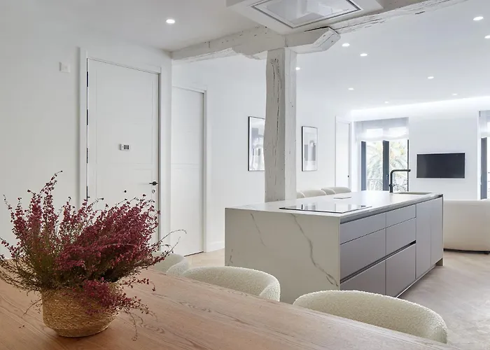 The Collection - Opera Apartment